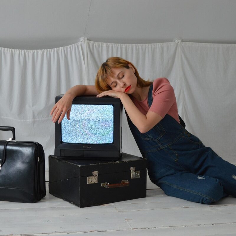 CUIDADO CON LOS DIBUJITOS, EL ADOCTRINAMIENTO VIENE EN COLORES NEÓN