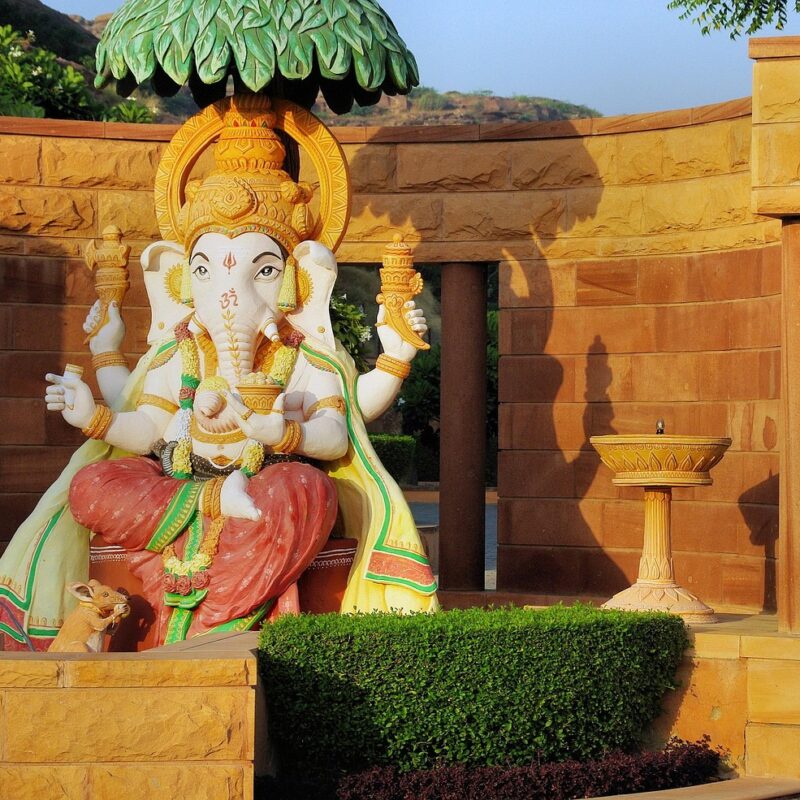 700 anos del idolo de ganesh en volcan activo creencias misticismo y fe en indonesia 1