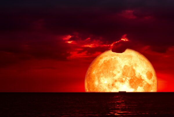 Meditacion de la LUNA ROJA