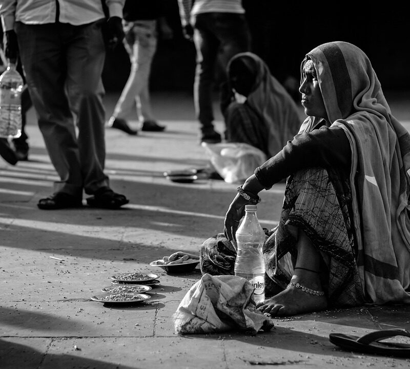 la pobreza es una enfermedad implantada por el poder 1