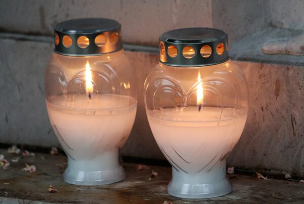 rituales con velas para abrir caminos y atraer energia positiva 1