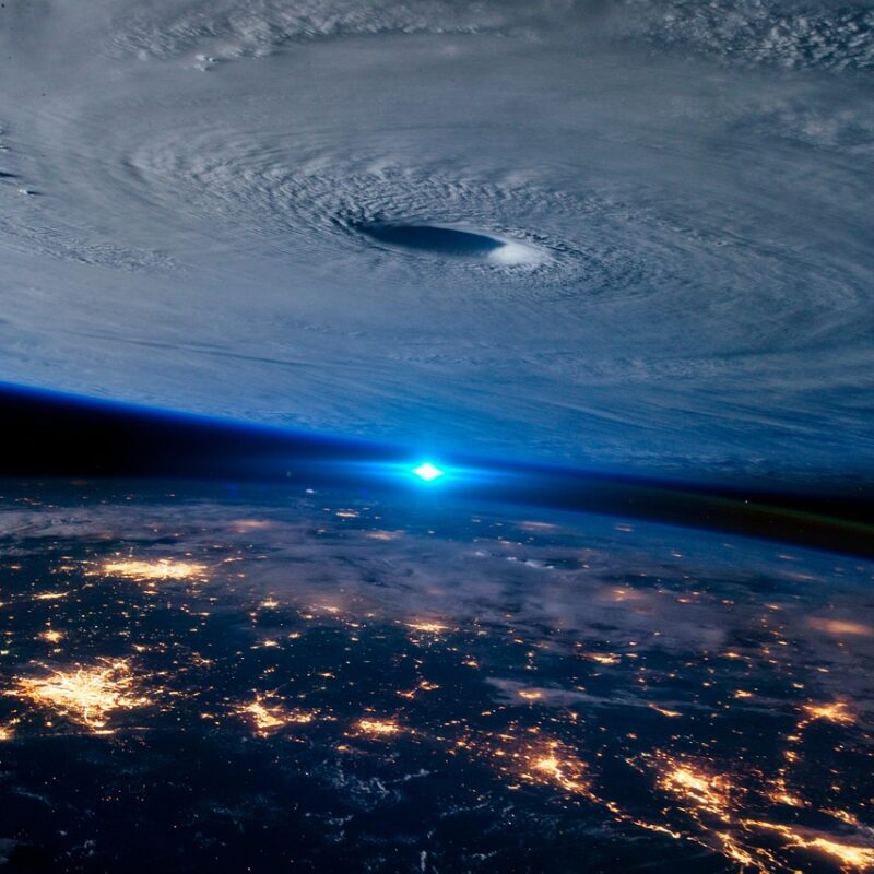 la nasa reporta una onda de calor frio en la ionosfera y los monjes dicen que es la presencia de los vigilantes 1